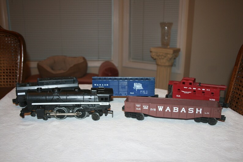 vintage lionel train engines