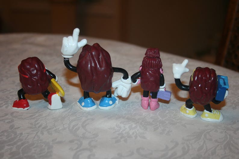 Toys & Hobbies California Raisin Girl with Radio