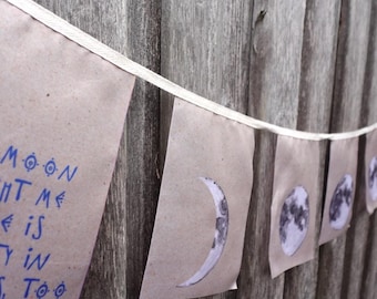 Bandera LA LUNA ME ENSEÑÓ / pancarta de fase lunar / decoración del ciclo lunar / decoración del hogar de brujas / banderas del espacio de meditación / símbolos sagrados de la luna