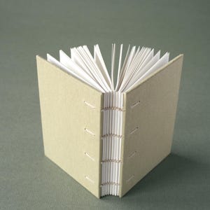 Caderno de bolso de algodão verde claro feito à mão | Diário de capa dura Dot Grid | A7