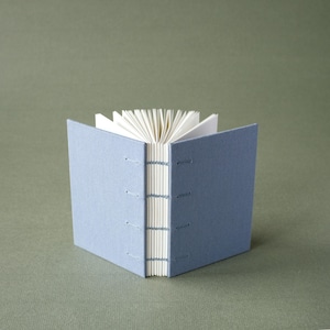 Caderno de bolso de algodão azul claro feito à mão | Diário de capa dura Dot Grid | A7