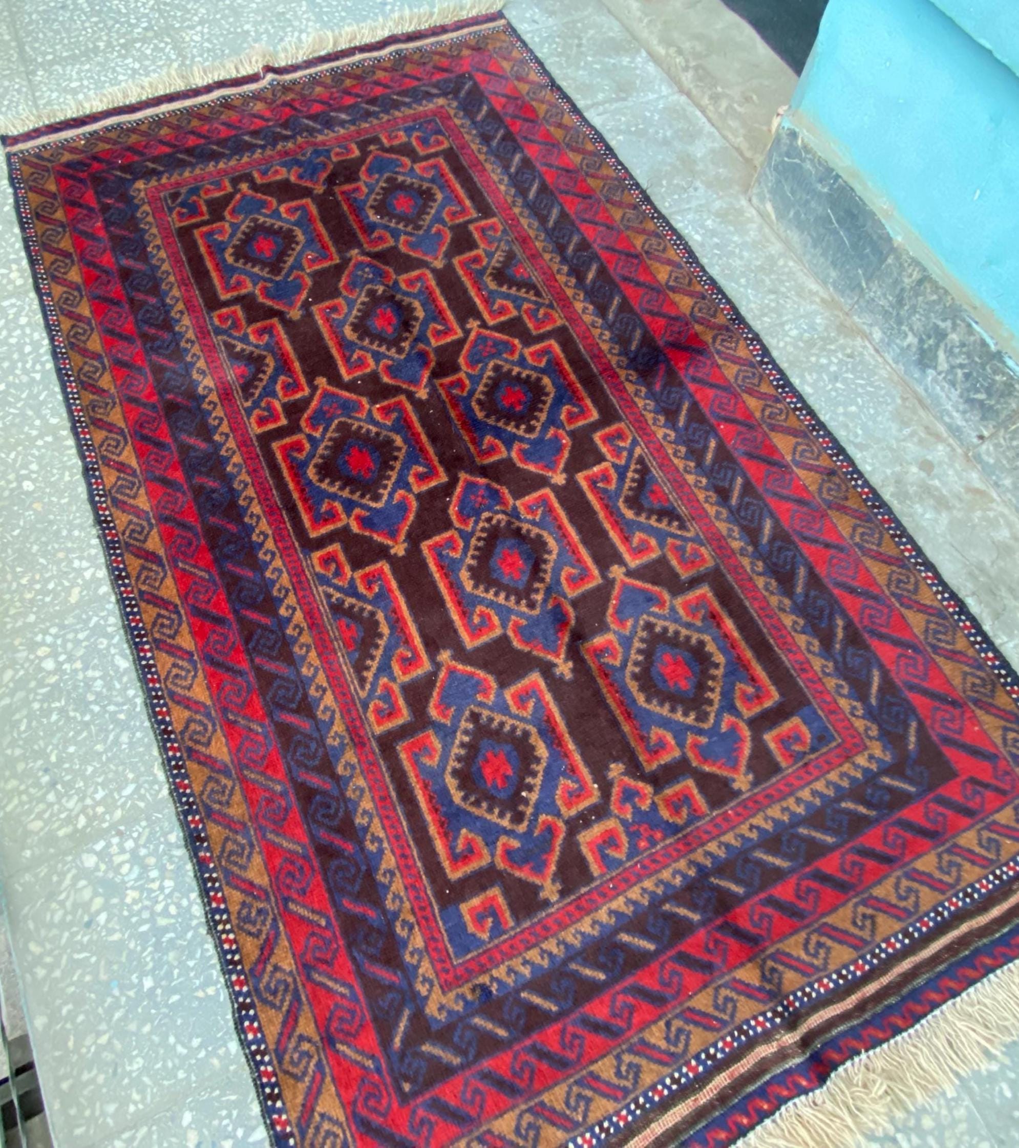 ラグ・カーペット Baluch small rug ラグ・カーペット Baluch small rug Baluch Rug - Etsy