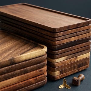 天然アカシア材の長方形サービングトレイ – ミニマリストモダンファームハウススタイル