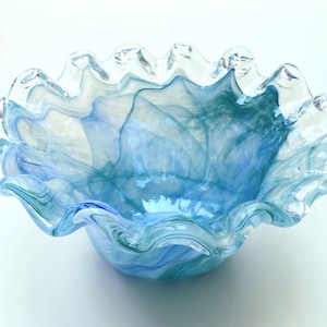 Vintage Hand-Blown Italian Art Glass Bowl – Astuni Murano Style, Blue & Aqua Swirl with Ruffled Edge, 1970s lustre glassware, gift-boxed