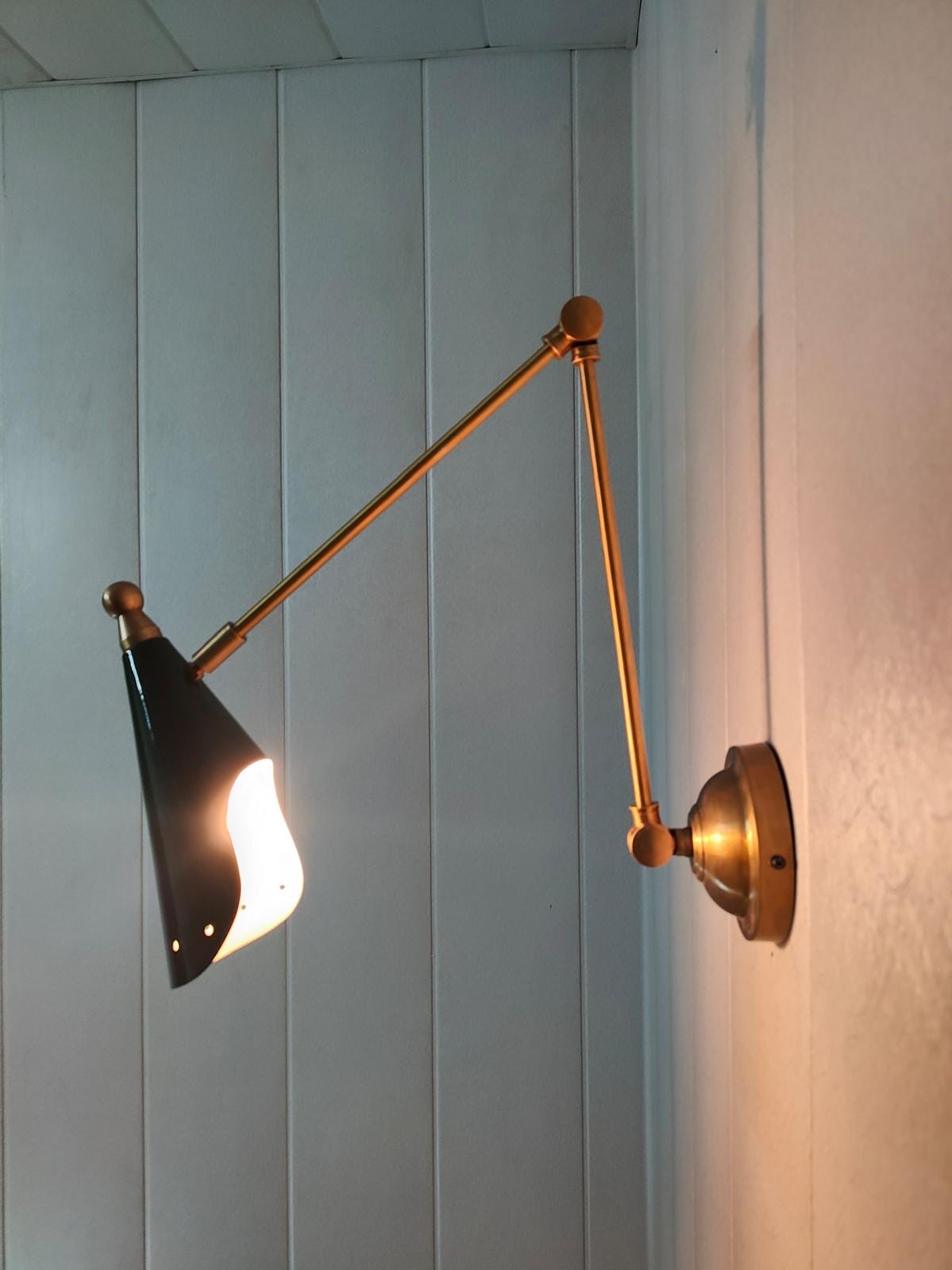 Long Arm Raw Brass Wall Sconce - 1950s Mid Century Italian Adjustable Green Wall Light - Bedroom & Beside Lamp Fixture
