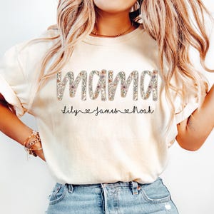 Camiseta personalizada de perlas sintéticas para mamá con nombres de los niños, camiseta floral personalizada para mamá, camiseta de regalo para el Día de la Madre, camiseta de regalo para mamá imagen 9