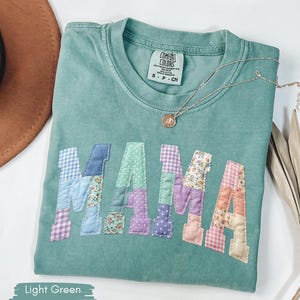 Camisa personalizada con parches falsos para mamá con nombres de niños, camisa floral personalizada para mamá, regalo para el Día de la Madre para mamá, regalo para mamá imagen 3