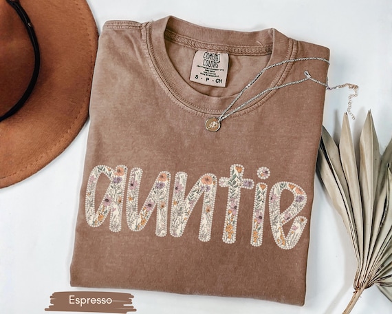 Auntie Faux Pearl Shirt, Aunt Shirt, Floral Auntie, New Aunt Gift, Pregnancy Announcement, Gift for Aunt, Pregnancy Reveal to Aunt