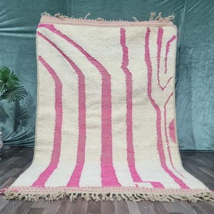FINE MORROCAN RUG- Beni Ourain Rug- Handmade Rug- White And Pink Rug- Moroccan Rug- Custom Rug- Striped Light Pink Rug- Handwoven Rug Pink