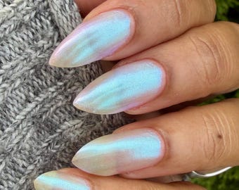 Iridescent Honmoon: Blue-Red Iridescent Shimmer Nail Polish, Glows Deep Blue, 21-Free