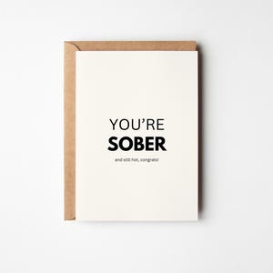 Cadeau de sobriété - Sobre et chaud - Carte de sobriété amusante - Carte AA NA Al-Anon pour le rétablissement de la dépendance, jalons de l'anniversaire de la sobriété