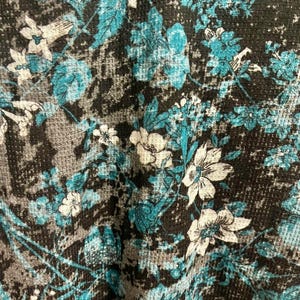 Rare Vintage Y2K Free People V Neck T-shirt Teal Grey White Flowers Women's sz S image 6