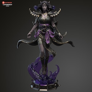 以下が含まれることがあります： 暗い髪と尖った耳を持つキャラクターのファンタジーフィギュア。紫のアクセントが入った黒と金の鎧を身に着けています。キャラクターは渦巻く紫色のエネルギーの台座の上に浮かんでいます。複雑な肩当てと紫色の帯が特徴です。左上隅にPATREON LUFTMENSCH STUDIOというテキストが表示されています。