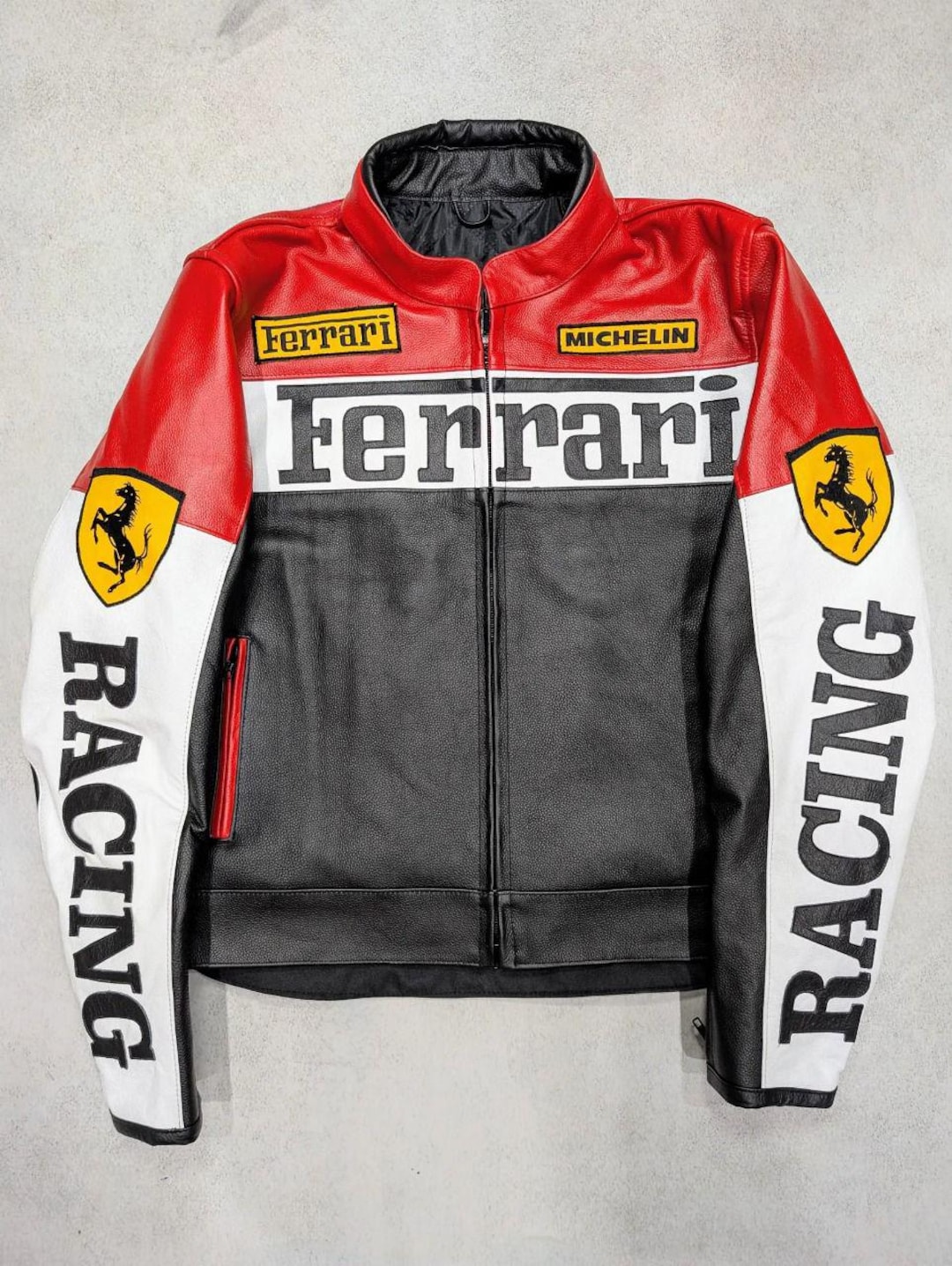 Jaqueta de couro de pele de carneiro Ferrari feita à mão para