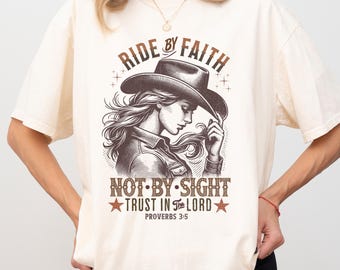 T-shirt Christian Cowgirl, T-shirt Ride by Faith, T-shirt Western Faith, T-shirt Cowgirl Faith, T-shirt Cowgirl rétro, Cowgirl chrétienne tendance