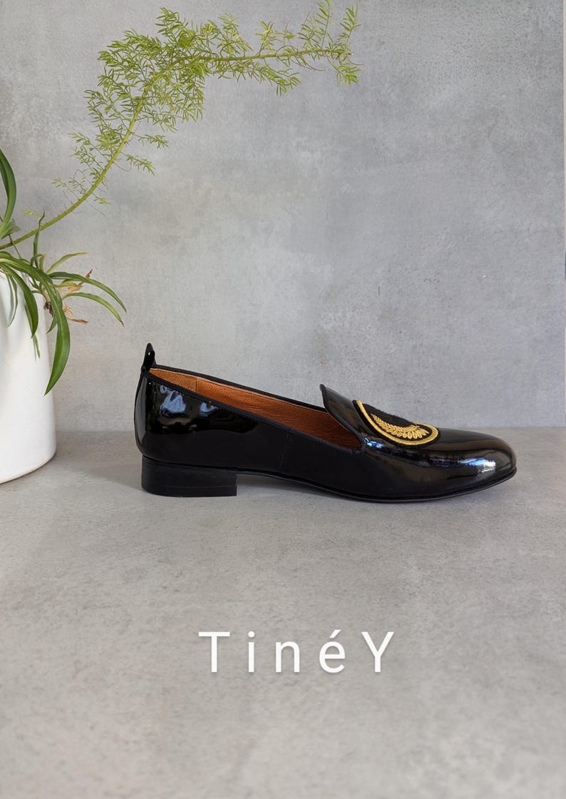 Evry Stitch Tells a Story, Durable Rubber Sole for Long-Lasting Wear, Perfect for Formal Occasions,