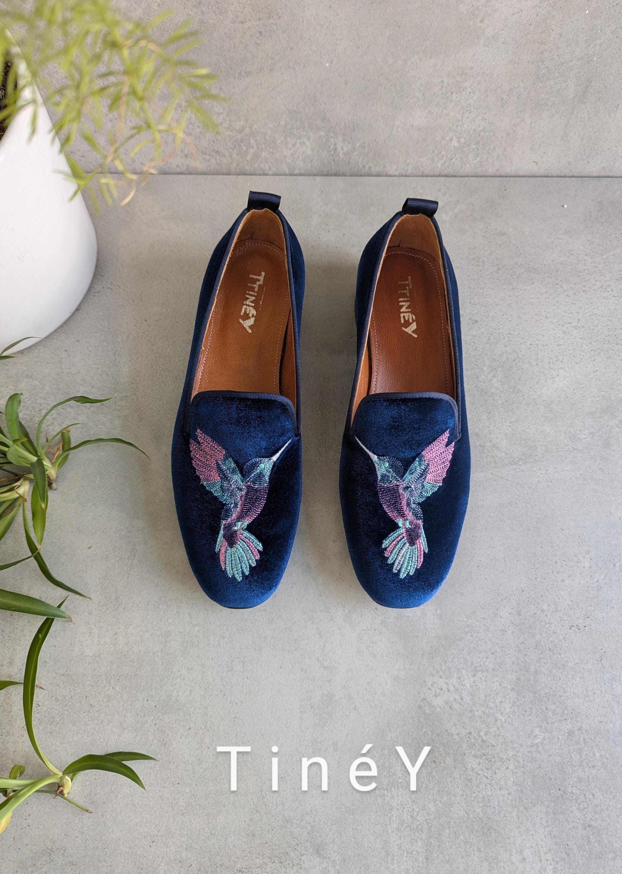 U.K. Embroidered loafers Noir Black Embroidered Loafers main image 4
