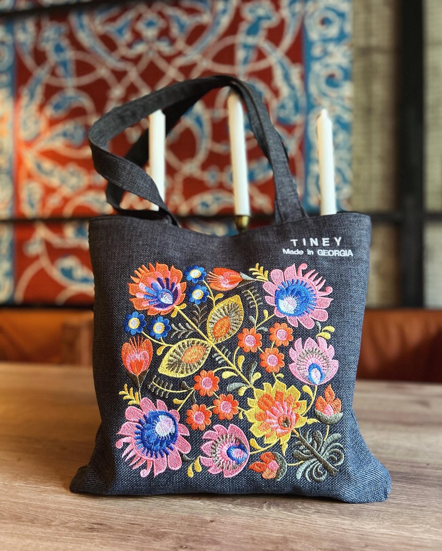 Embroidered Canvas Tote Bag, Floral Pattern, Lightweight and Stylish