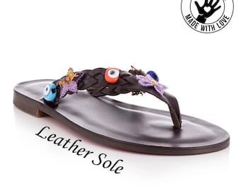 Handgemaakte leren slippers met kralen, echte stringsandalen, ambachtelijk leren schoenen, zomerslippers, bohostring, damessandalen met bandjes,