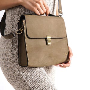 Handgefertigte Damentasche aus Vollleder, minimalistische Handtasche, Leder-Umhängetasche, perfektes Geschenk, Leder Crossbody-Tasche, leichte Tasche