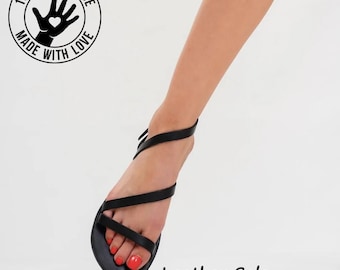 Handgemaakte lederen dames sandalen met bandjes, ambachtelijk vervaardigd, verstelbaar comfortabel, minimalistische blote voeten sandalen, open teen platte sandalen