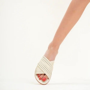 Unique White Handmade Leather Women Summer Flip Flops, Genuine Leather Thong Sandals, Summer Slippers, Greek Sandals, Strappy Womens Sandals