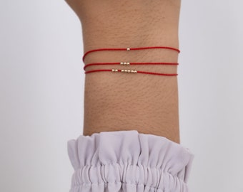 Pulsera de cuentas de oro macizo de 14k, pulsera de hilo rojo pulsera de seda de oro, pulsera de cordón con cuentas, pulsera de cuentas de oro pulsera moderna, regalo para ella