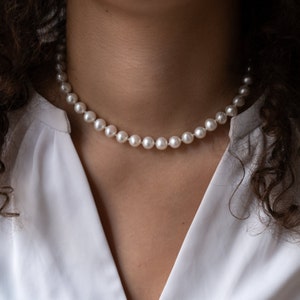 14k gold pearl necklace, fresh water pearls solid gold clasp, knotted pearl necklace,  statement necklace, choker necklace, gift for her