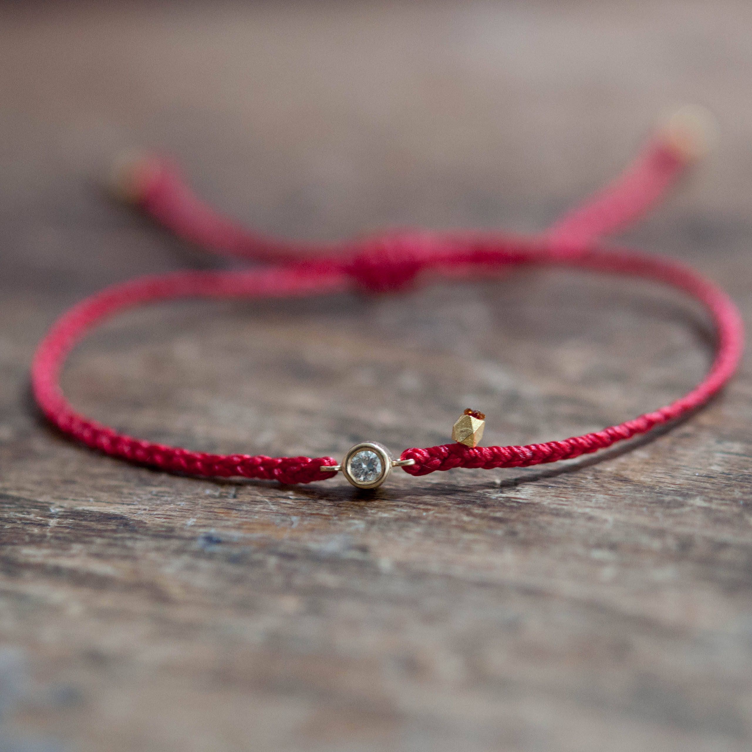 Red String Bracelet with Diamond Bezel in 14K Gold 6 + 1 Standard