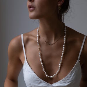 14k Gold Freshwater Pearl Necklace: Hand-Knotted Silk Strand