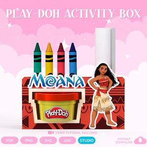 Puede incluir: Una caja de actividades Play-Doh con el texto "PLAY-DOH ACTIVITY BOX" y "MOANA". La caja muestra un recipiente amarillo de Play-Doh, cuatro crayones coloridos en verde, amarillo, rojo y azul, y una ilustración gráfica del personaje Moana.