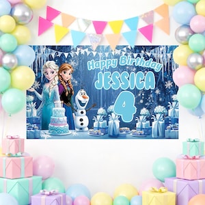 Könnte beinhalten: Eine farbenfrohe Geburtstags-Kulisse mit dem Text "Happy Birthday Jessica 4" und den Figuren Elsa, Anna und Olaf aus Frozen. Die Szene umfasst einen Kuchen, Geschenkboxen und Ballons in Pastellfarben.