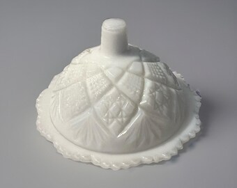 Mantequera vintage Westmoreland Thumbelina Mini de vidrio blanco lechoso, modelo descatalogado.