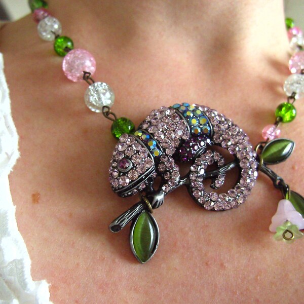 Lovely, Chameleon, Feature, Necklace, pink, green, lilac, crystal, earrings, gift idea, by kadootje77 on etsy