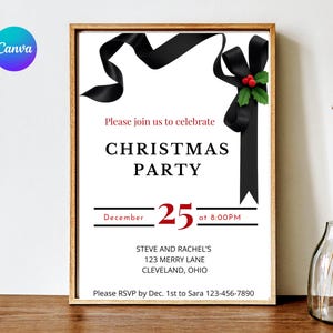 Puede incluir: Invitación enmarcada para una fiesta de Navidad con una cinta negra y adornos de acebo. La invitación dice "CHRISTMAS PARTY" con la fecha del 25 de diciembre a las 20:00. Incluye información de RSVP y una ubicación en Cleveland, Ohio.