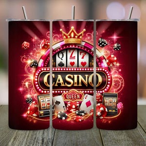 以下が含まれることがあります： スロットマシン、サイコロ、トランプ、そして金色の文字で「CASINO」と書かれた、赤と金のカジノをテーマにしたタンブラーです。