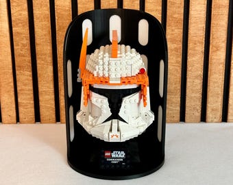 Expositor de cascos LEGO inspirado en Star Wars