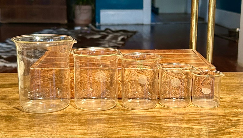 Vintage Pyrex Laboratory Beakers Oddities Chemistry Apothecary 1940s Lab Set Lot Curiosities Gothic Chemistry image 4