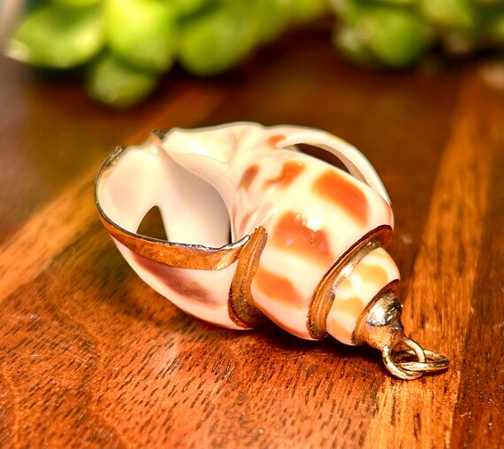 Vintage Yellow Gold Dipped Seashell Pendant Ocean… - image 3