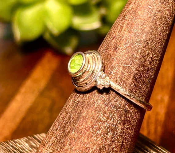 Sterling Silver Ring Green Peridot Gemstone Cryst… - image 5