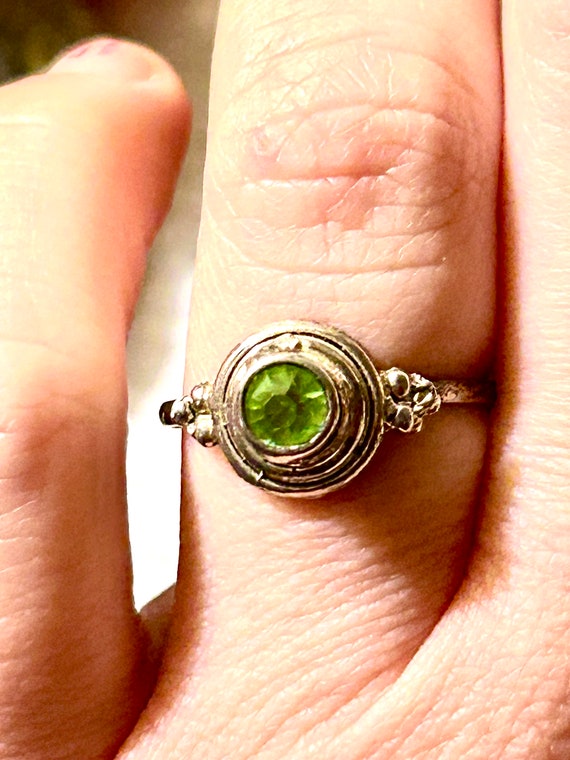 Sterling Silver Ring Green Peridot Gemstone Cryst… - image 6