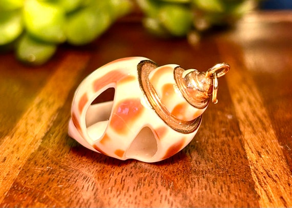 Vintage Yellow Gold Dipped Seashell Pendant Ocean… - image 2