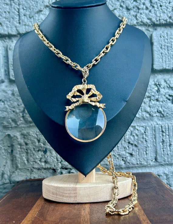 Vintage Magnifying Glass Pendant Necklace Carolee Jewelry Gold Tone Bow Retro Fashion Jewelry
