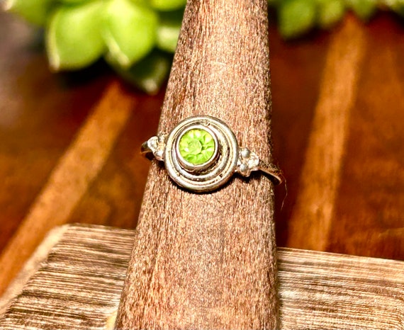 Sterling Silver Ring Green Peridot Gemstone Cryst… - image 3