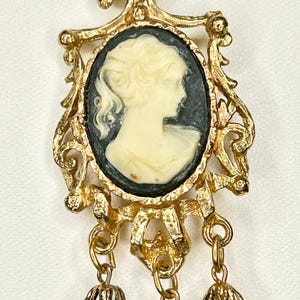 Vintage Cameo Pendant Necklace Beaded Tassels Black & White Retro Jewelry