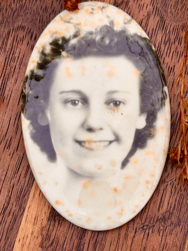 Antique Black And White Celluloid Photo Pocket Mirror Back 1930 1940s Vintage Photo photography image 4