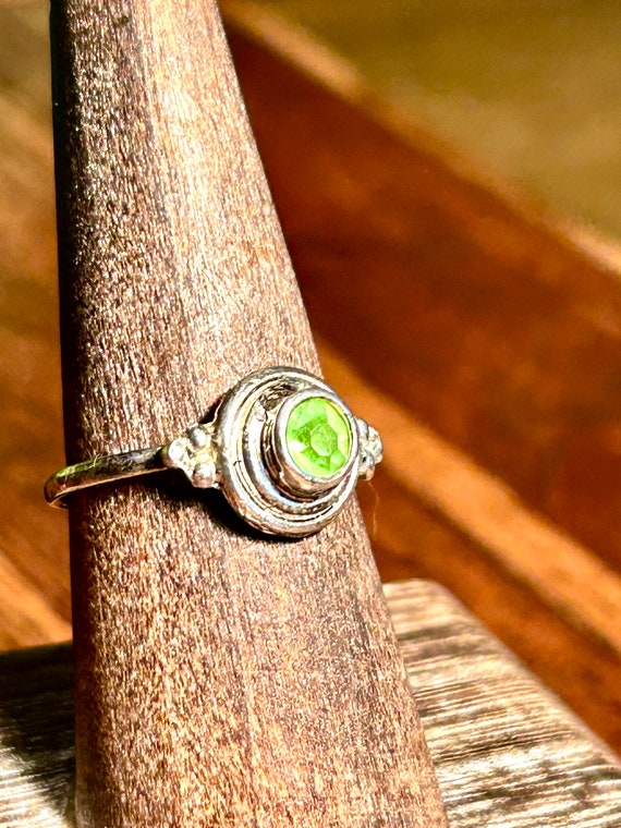 Sterling Silver Ring Green Peridot Gemstone Cryst… - image 2