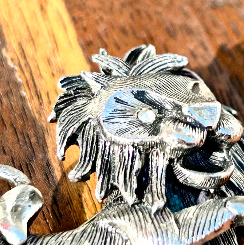 Silver Lion Brooch Pin Leo Unisex Gender Neutral Jewelry Cat Lover Gift Retro image 5