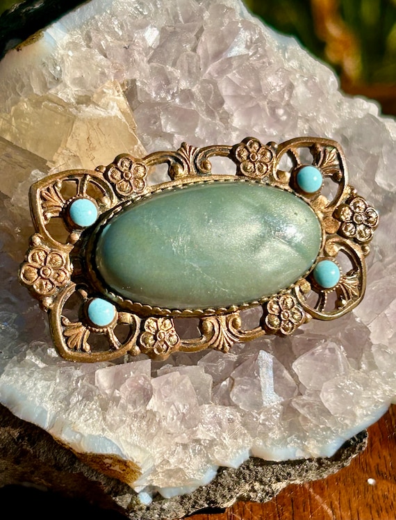 Antique Brass and Blue Resin Stones Brooch Retro Fashion  display picture 1