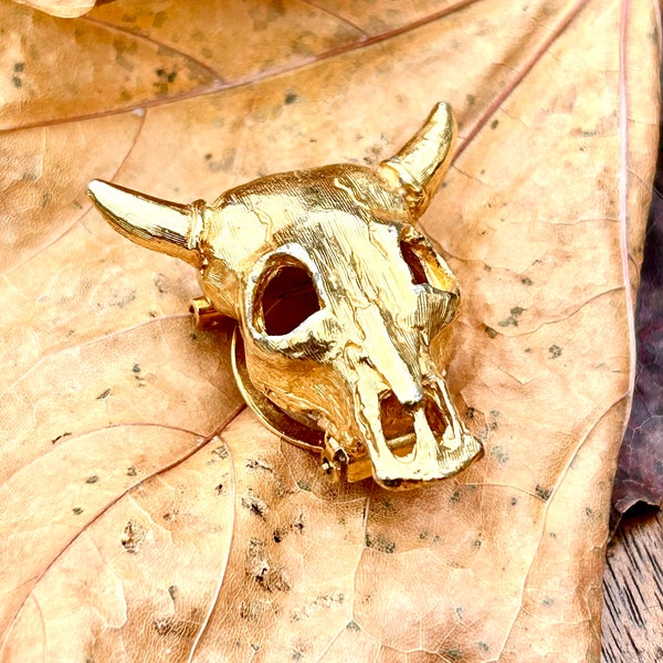 Vintage Cow Bull Skull Toro Dress Or Scarf Clip Brooch Pin Retro Gift Southwestern Western Wear Unisex Gender Neutral